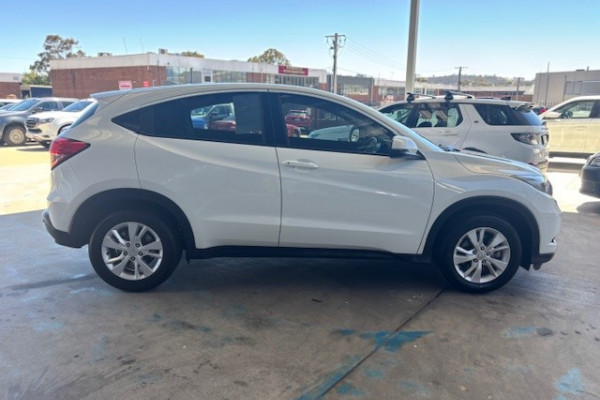 2017 Honda HR-V VTi SUV