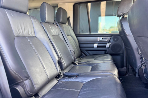 2015 Land Rover Discovery Series 4 SDV6 HSE SUV Image 18