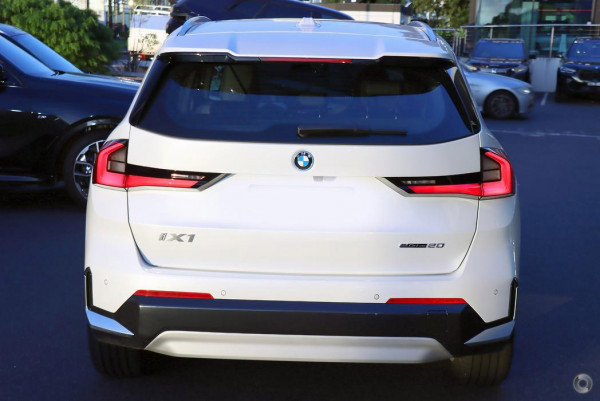 2024 BMW iX1 U11 eDrive20 xLine SUV image 4