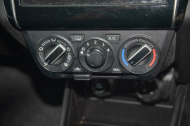 2023 Suzuki Swift AZ Series II GL Hatch image 10