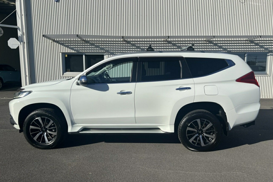 2016 Mitsubishi Pajero Sport QE GLX SUV Image 9