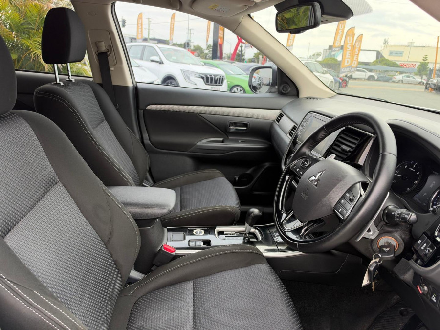 2016 MY17 Mitsubishi Outlander ZK LS Safety Pack SUV Image 11