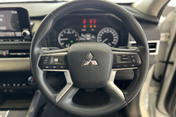 2023 MY24 Mitsubishi Outlander ZM ES SUV Image 10