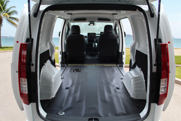 2027 Hyundai Staria Load US4.V4  Van Image 7