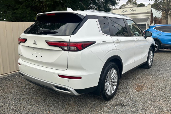 2021 MY22 Mitsubishi Outlander ZM LS SUV Image 6