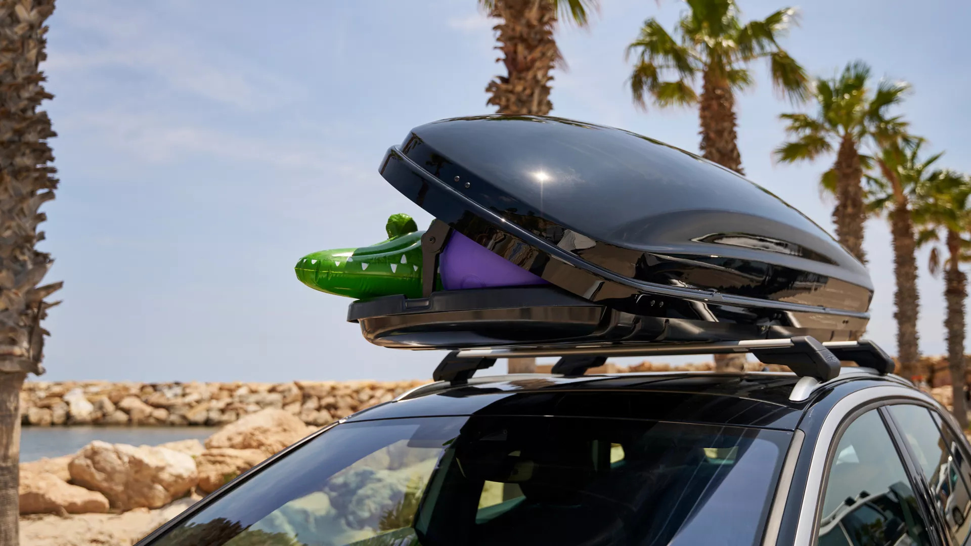 Roof box