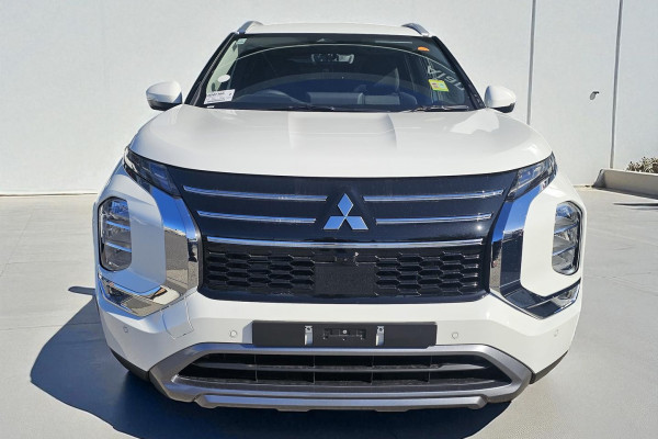 2025 Mitsubishi Outlander ZM LS SUV Image 2