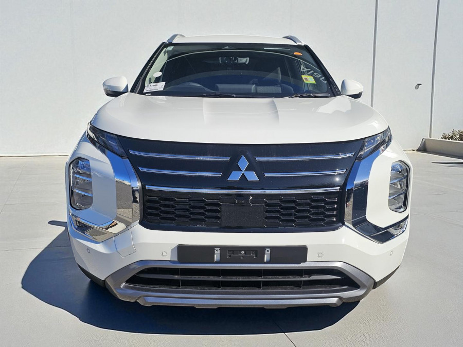 2025 Mitsubishi Outlander ZM LS SUV Image 2