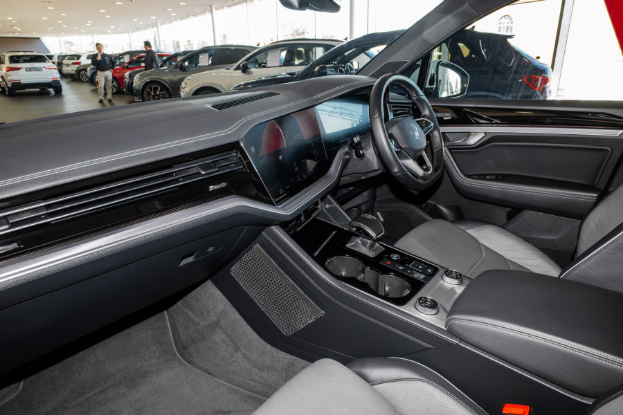 2022 Volkswagen Touareg CR 210TDI R-Line SUV
