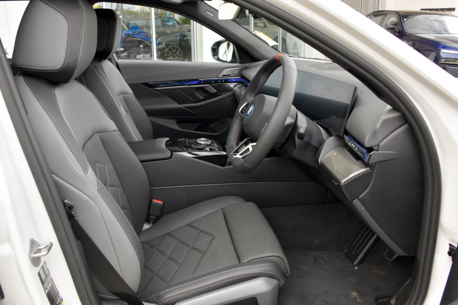 2025 BMW i5 G61 M60 xDrive Wagon