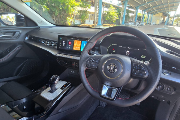 2024 MG MG5 AP32 Essence Sedan