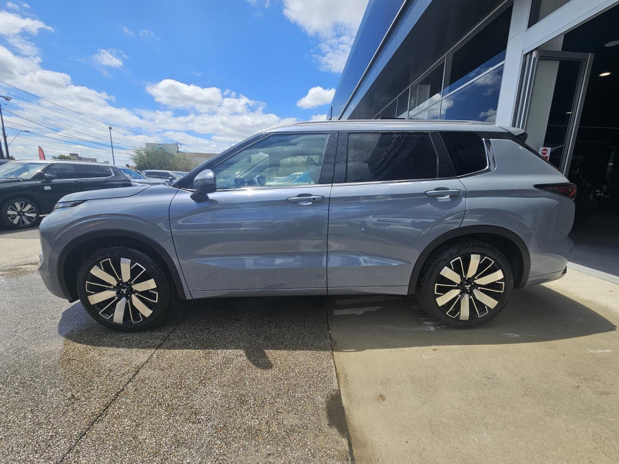 2025 Mitsubishi Outlander ZM Exceed SUV Image 3