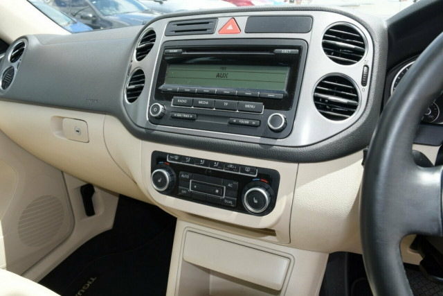 2010 Volkswagen Tiguan 103TDI 4MOTION 11 of 19