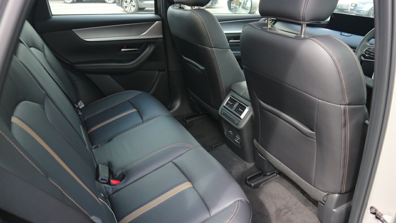 2025 Mazda CX-60 KH0HB P50e Azami SUV Image 17