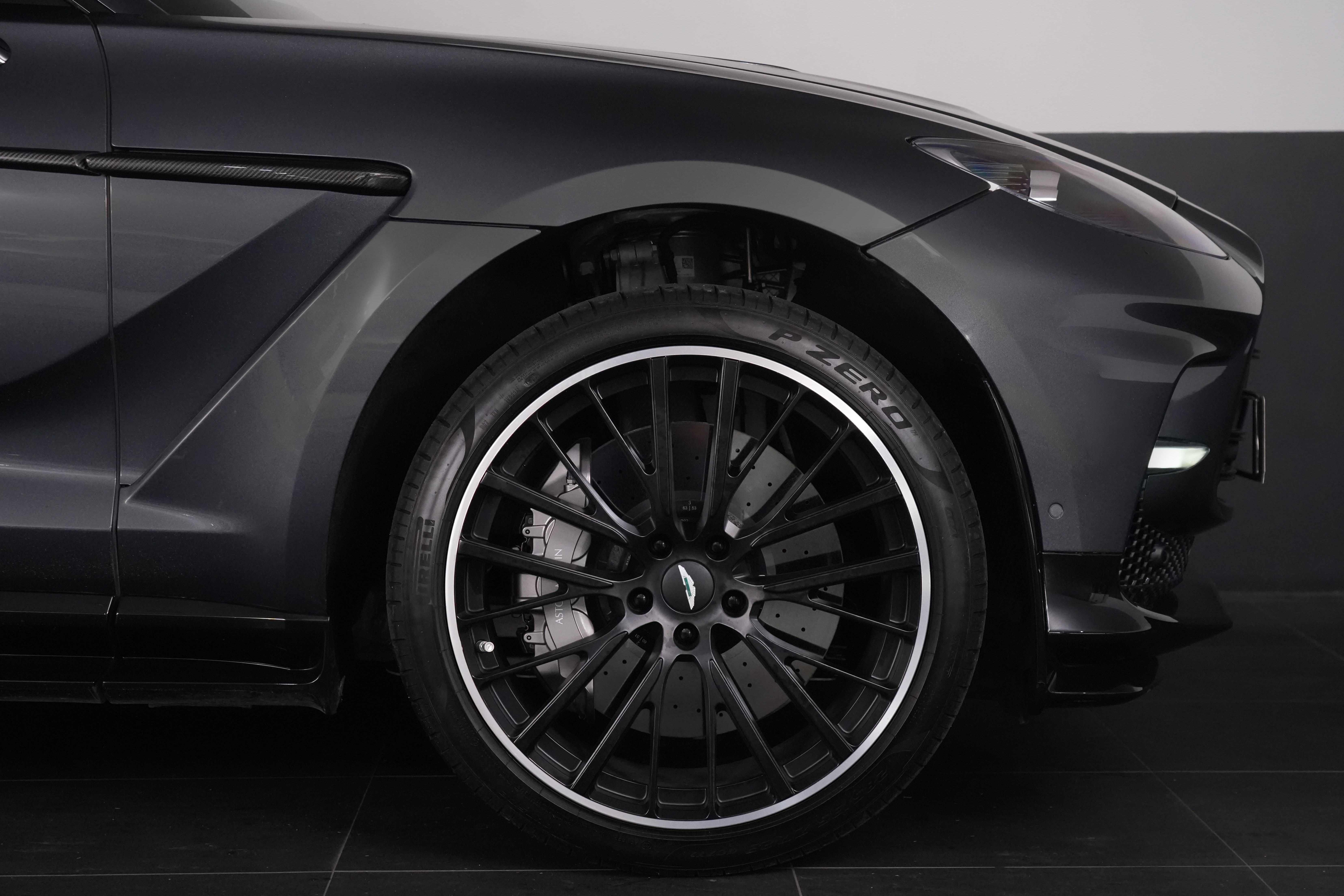 2023 Aston Martin DBX 707 SUV Image 19