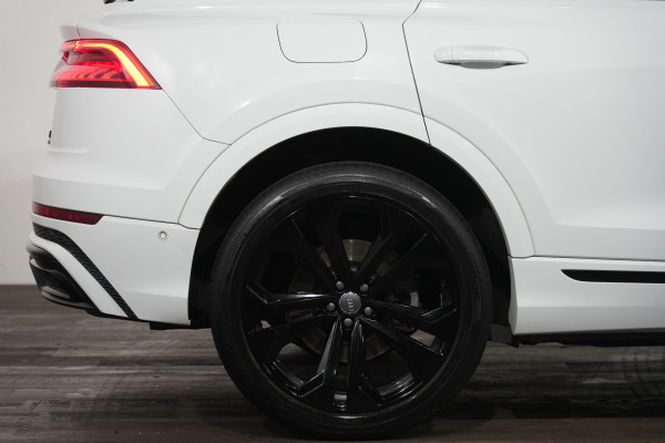 2019 Audi Q8 F1 55 TFSI SUV image 6