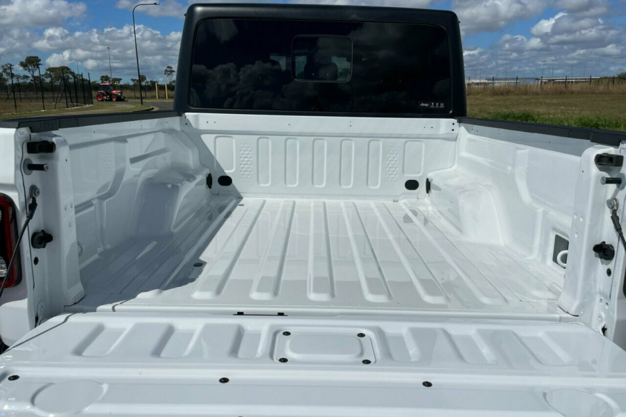 2023 Jeep Gladiator JT Night Eagle Pickup Image 8