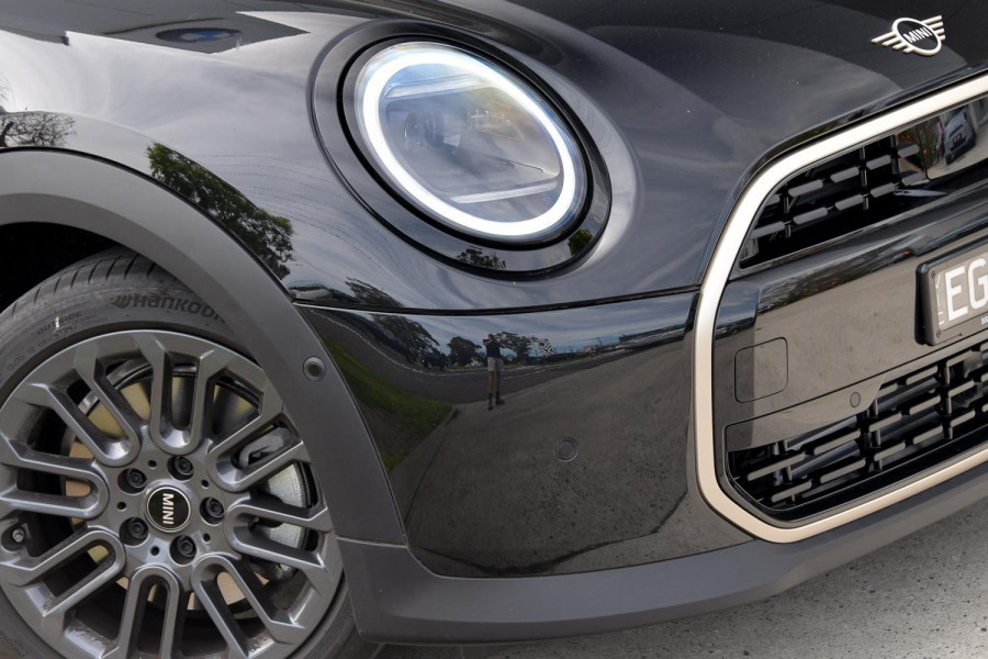2026 MINI Cooper F66 C Favoured Hatch