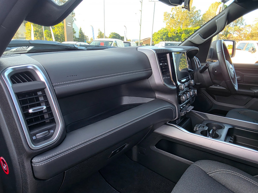 2026 Ram 1500 DT Express Black Edition Hurricane SO Ute Image 4
