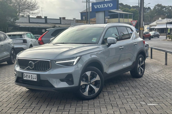 2025 MY26 Volvo XC40 XZ Ultra B4 Bright SUV Image 1