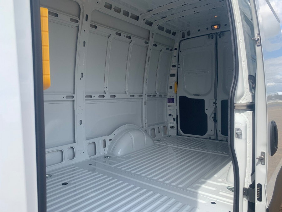2025 Iveco Daily Van Van Image 15