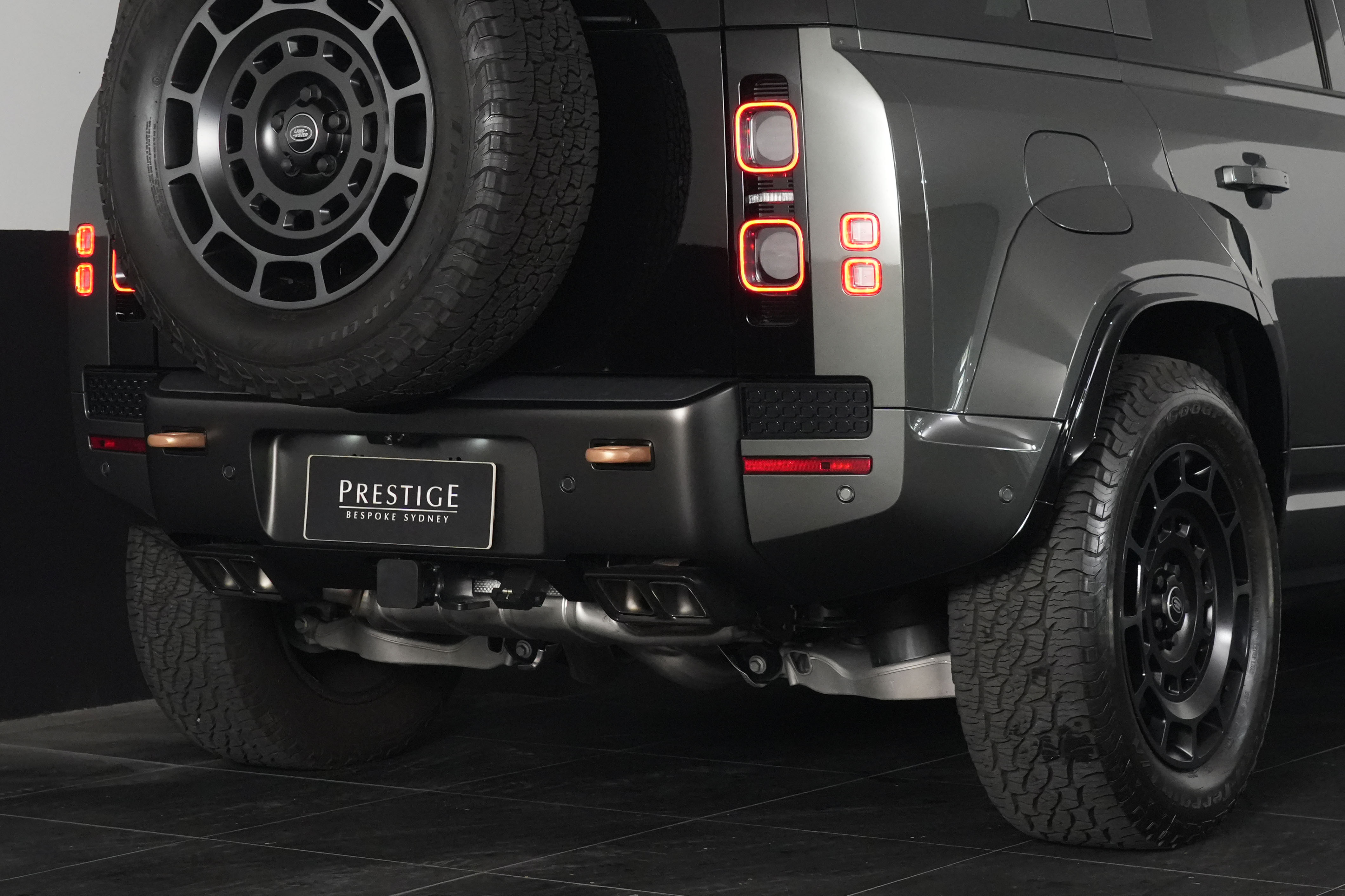 2025 Land Rover Defender L663 110 P635 OCTA SUV Image 27
