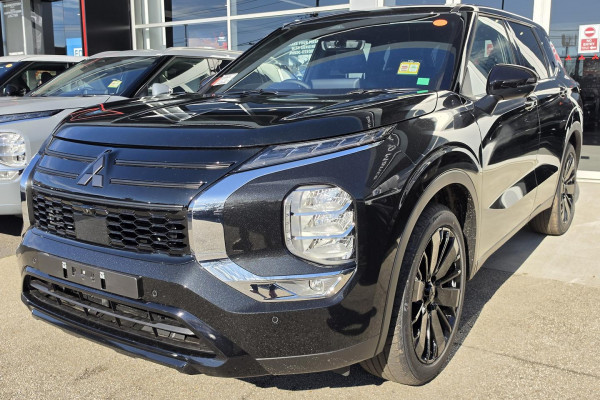 2026 Mitsubishi Outlander ZM Black Edition SUV Image 2
