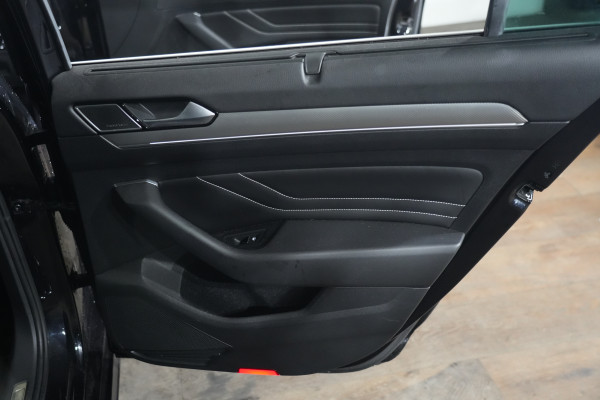 2023 Volkswagen Passat 206TSI R-Line SUV image 34