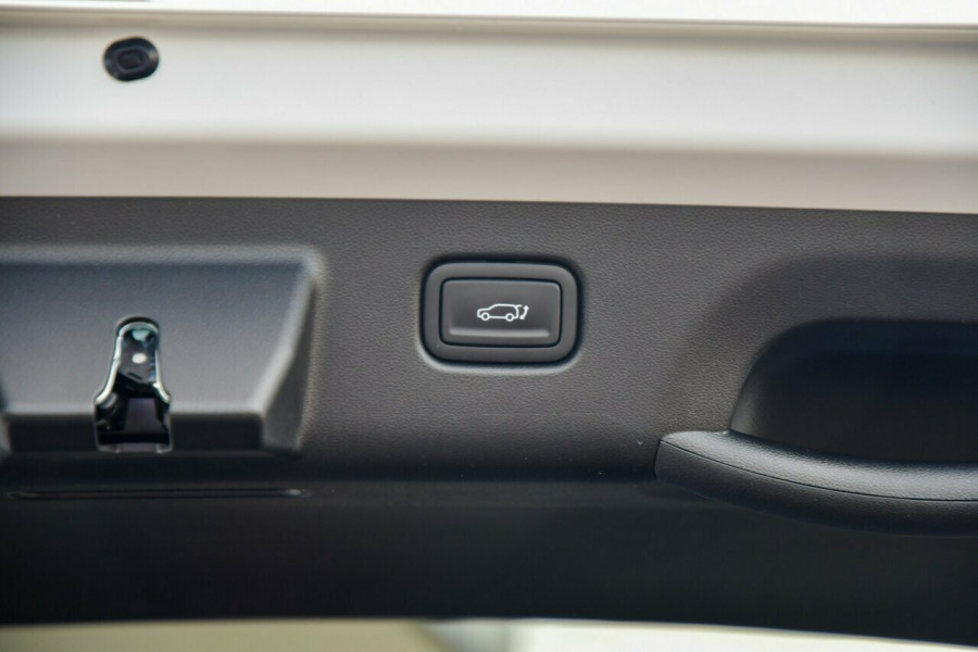 2025 Hyundai KONA SX2.V2 Premium SUV Image 9