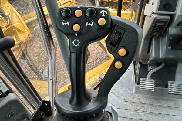 2021 Caterpillar  140M Grader Graders Image 14