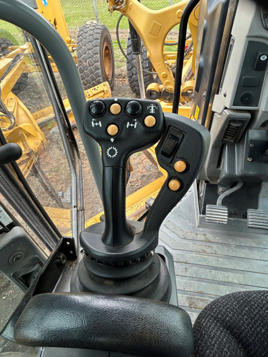 2021 Caterpillar  140M Grader Graders Image 14