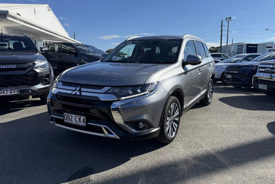 2021 Mitsubishi Outlander ZL Exceed SUV Image 6