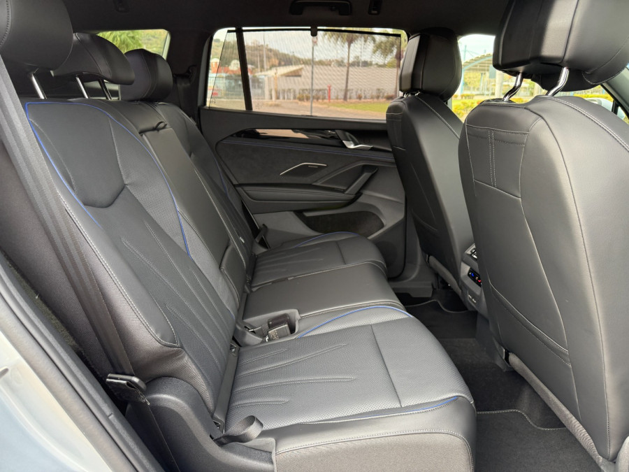 2025 MY26 Volkswagen Tayron R4 195TSI R-Line SUV Image 10