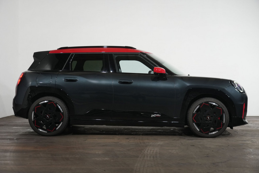 2025 MINI Aceman Jcw E Hatch Image 4