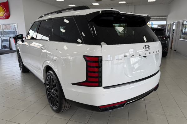 2026 Hyundai Palisade Calligraphy Black Ink SUV Image 5