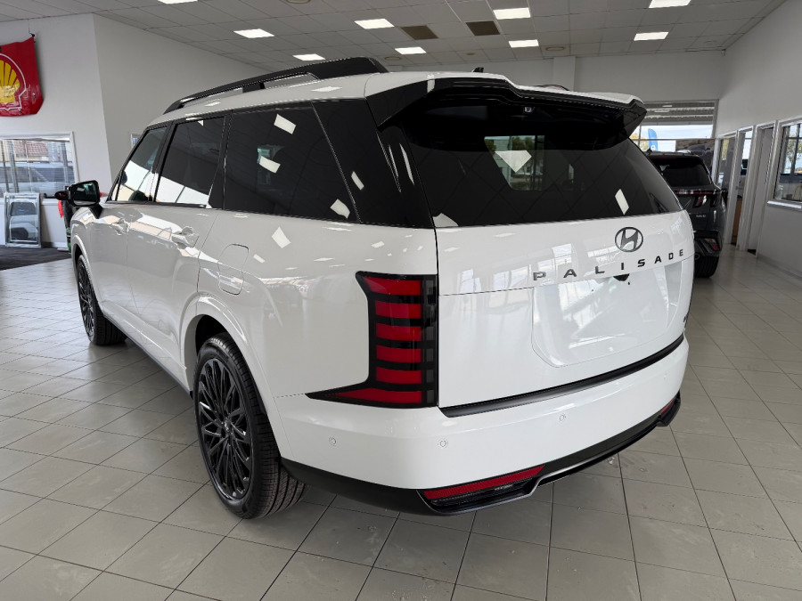 2026 Hyundai Palisade Calligraphy Black Ink SUV Image 5