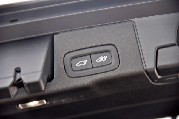 2025 MY26 Volvo XC60 UZ Ultra B5 Dark SUV Image 21