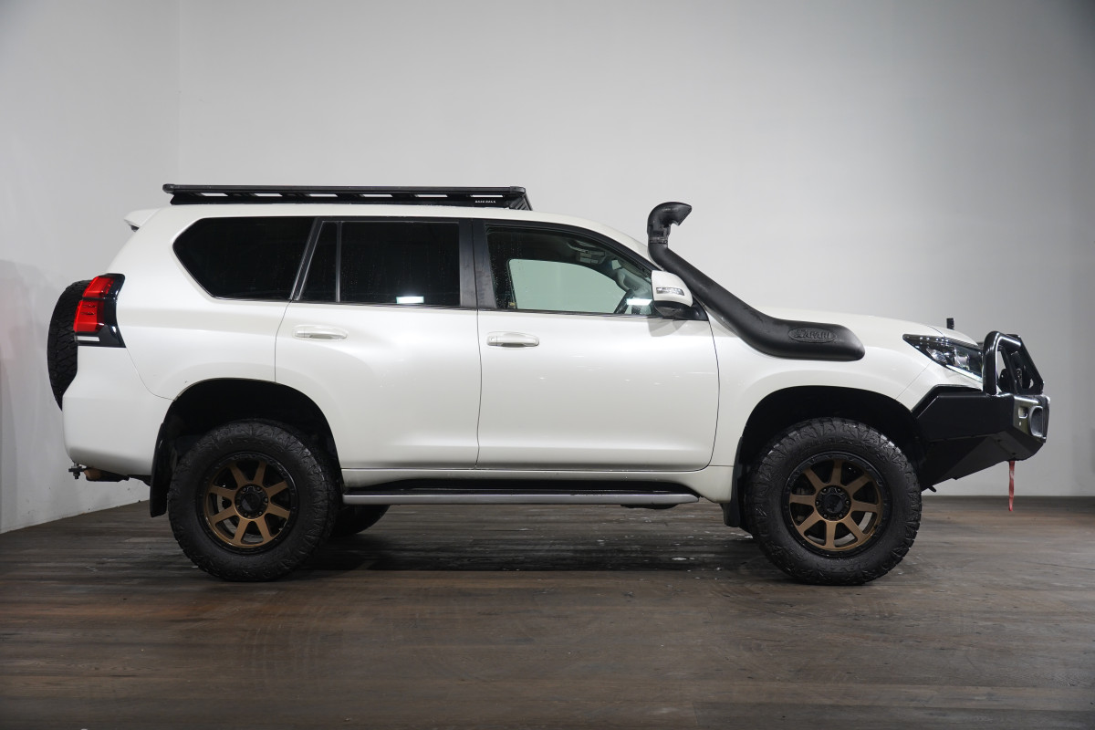 2021 Toyota LandCruiser Prado Prado Vx SUV Image 4