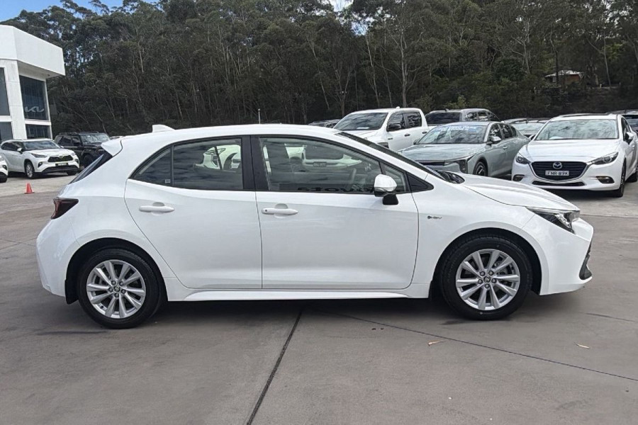 2024 Toyota Corolla ZWE219R Ascent Sport Hybrid SUV Image 4