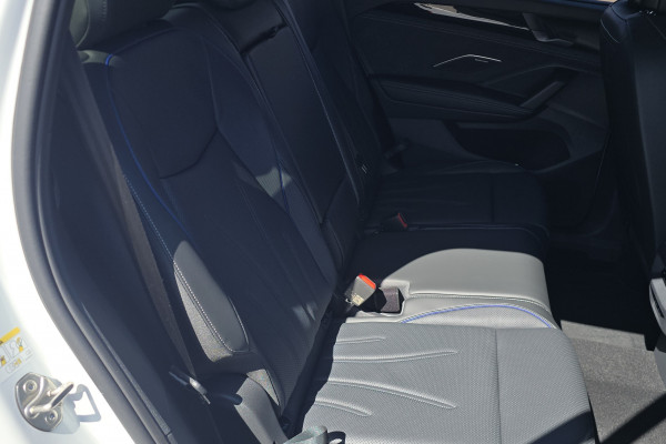 2025 MY26 Volkswagen Tayron R4 195TSI R-Line SUV Image 13