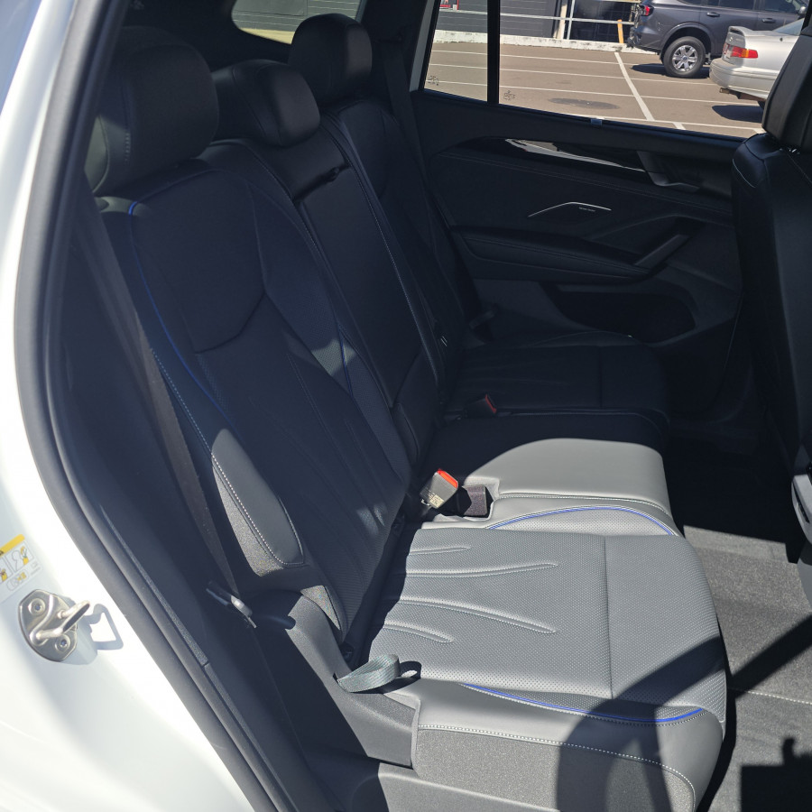 2025 MY26 Volkswagen Tayron R4 195TSI R-Line SUV Image 13