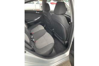 2013 MY15 Hyundai Accent RB2  Active Sedan Image 4