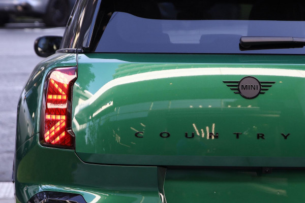 2026 MINI Countryman U25 S Favoured SUV image 18