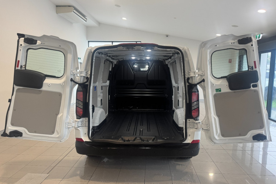 2024 MY24.50 Ford Transit Custom AV Trend SWB Van Image 8