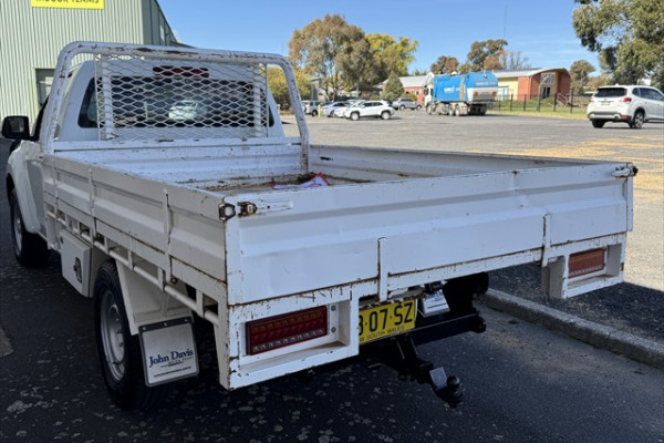 2014 Isuzu D-MAX SX Cab Chassis Image 4