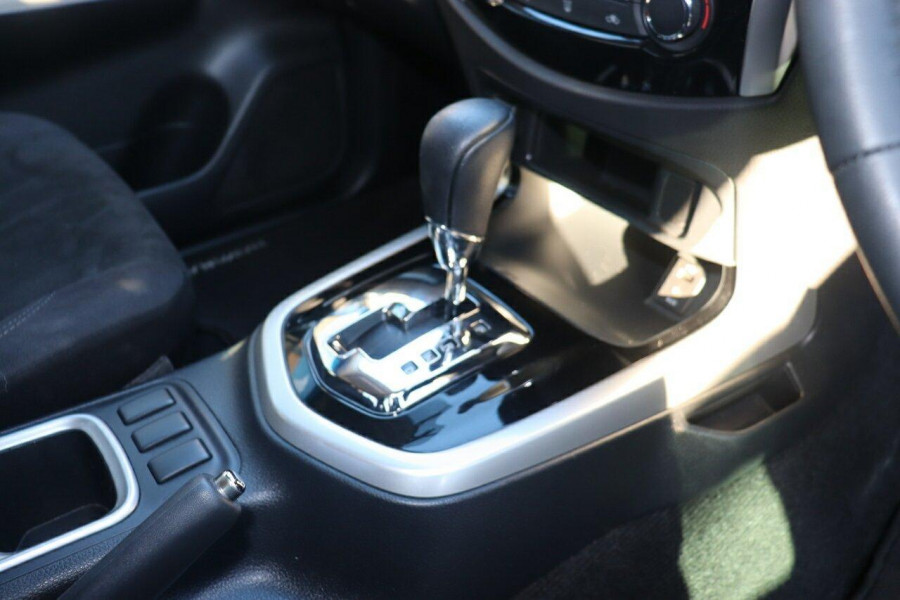 2018 Nissan Navara D23 Series 3 ST Dual Cab Pickup Image 15
