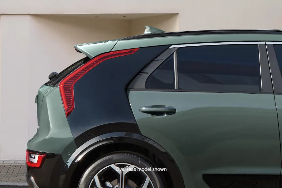 Distinctive side profile
