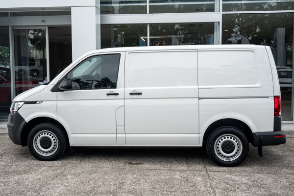 2021 Volkswagen Transporter T6.1 Van Image 3