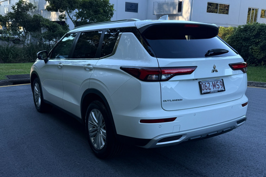 2023 MY24 Mitsubishi Outlander ZM LS SUV Image 9