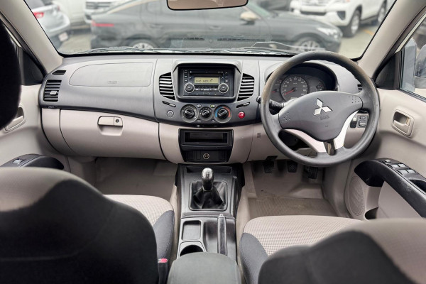 2011 Mitsubishi Triton MN GLX Ute Image 15